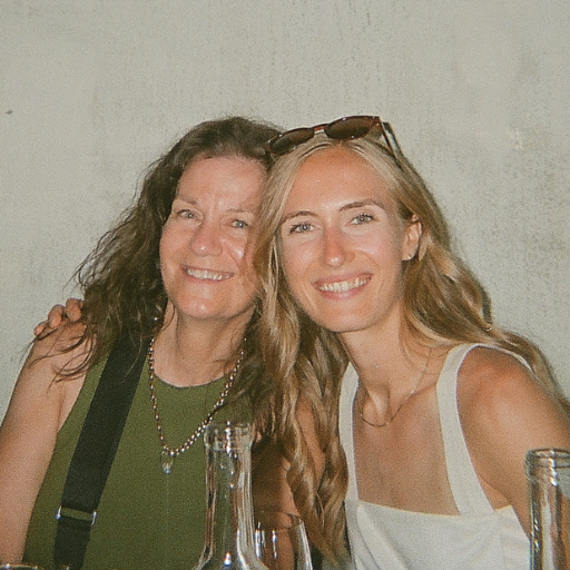 Lisa and Amy Bunnage